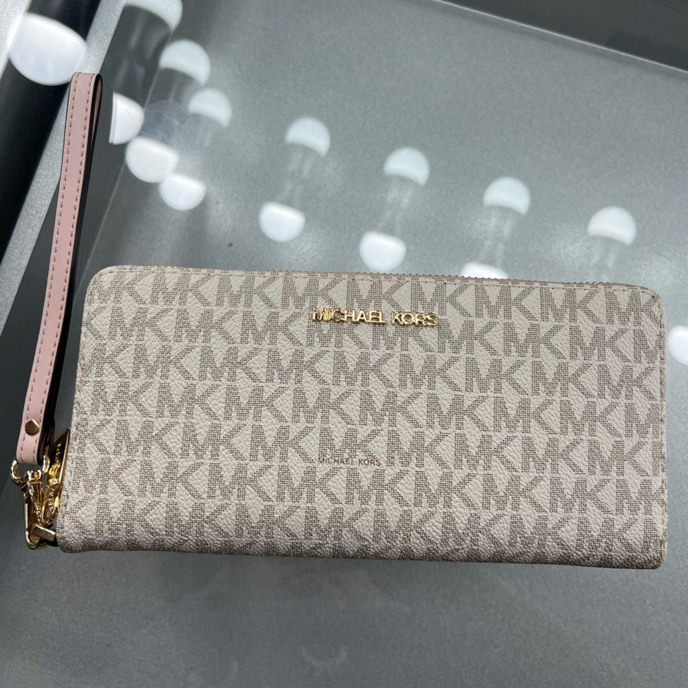Michael Kors Wrist Wallet